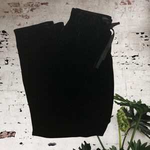 Marla Wynne, black velvet pull on straight leg drawstring waist Pants M
